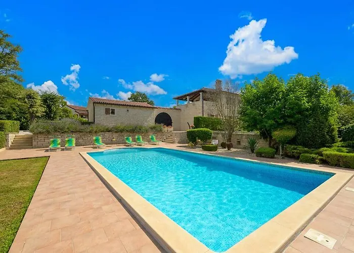 Catarina By Istrialux *