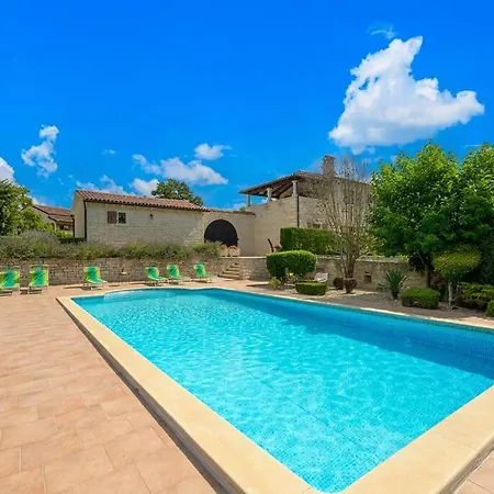 Catarina By Istrialux *