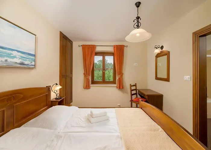 Catarina By Istrialux *